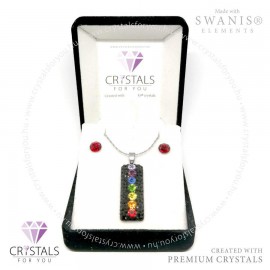 Téglalap alakú, csakra színű medálos szett Swanis® prémium kristállyal díszítve