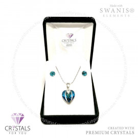Szíves szett Swanis® prémium kristállyal díszítve középen csepp alakú kővel, íves fém motívummal